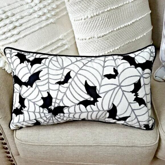 NEW! HALLOWEEN Spider WEBS & BATS PILLOW - Picture 1 of 6